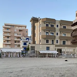 Hotel Tirona